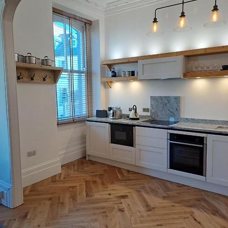 Spinnaker - Self Catering Apartment, Tenby Dış mekan fotoğraf