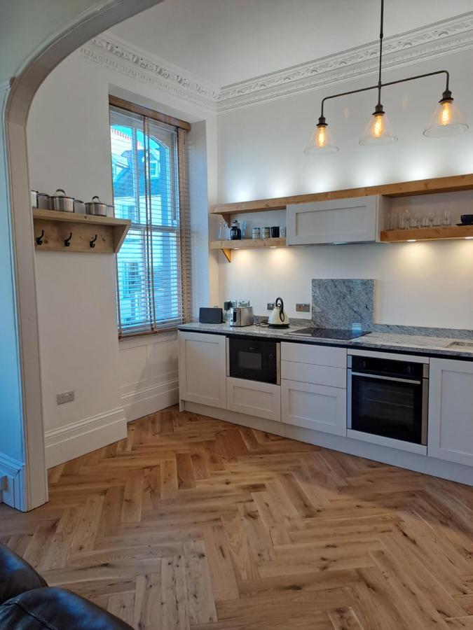 Spinnaker - Self Catering Apartment, Tenby Dış mekan fotoğraf