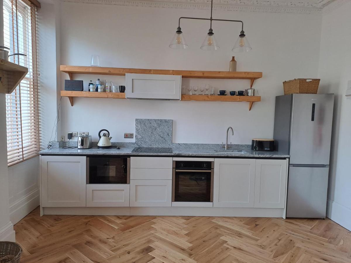 Spinnaker - Self Catering Apartment, Tenby Dış mekan fotoğraf