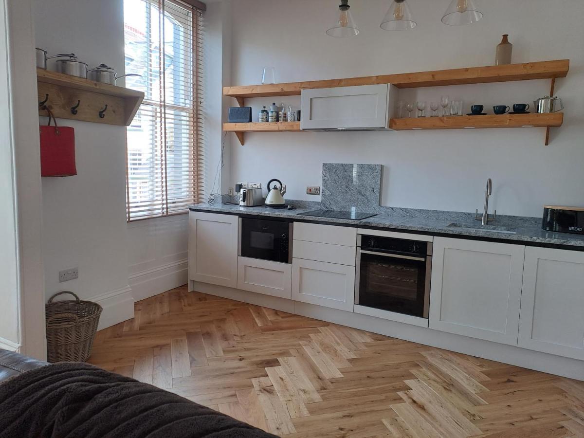 Spinnaker - Self Catering Apartment, Tenby Dış mekan fotoğraf